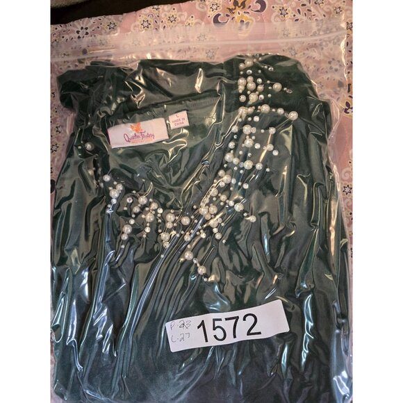 Quacker Factory Green Velvet Top With Pearl Accents bling holiday grannycore - Picture 6 of 6